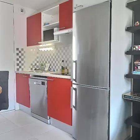 Spacieux Pour 4 Personnes A 500m De La Me Apartment
