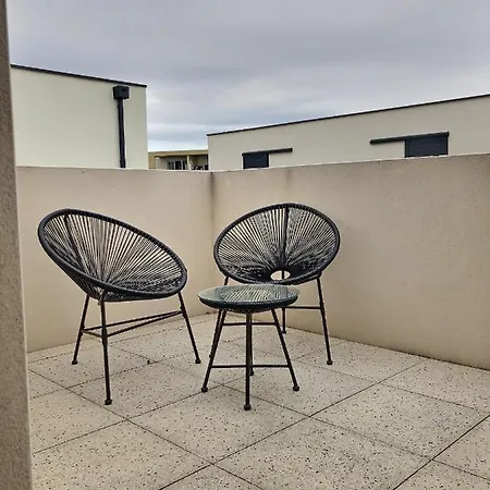 Spacieux Pour 4 Personnes A 500m De La Me Apartment