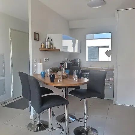 Spacieux Pour 4 Personnes A 500m De La Me Apartment