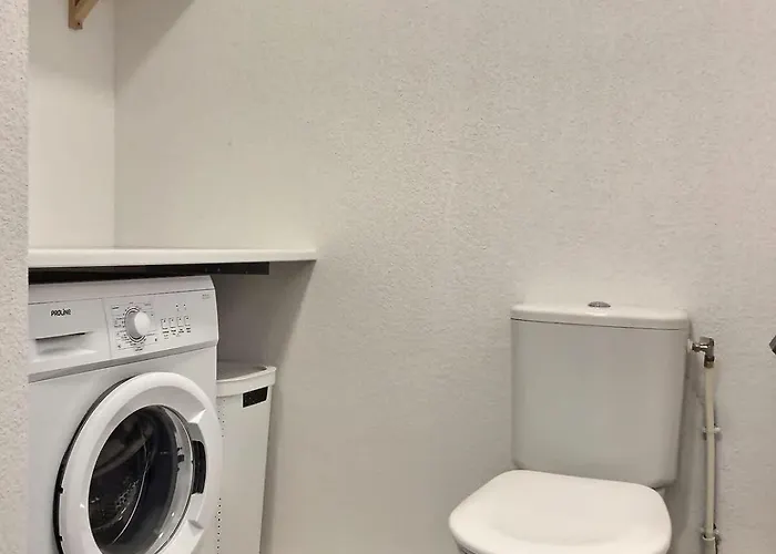 Spacieux Pour 4 Personnes A 500m De La Me アパート Sérignan
